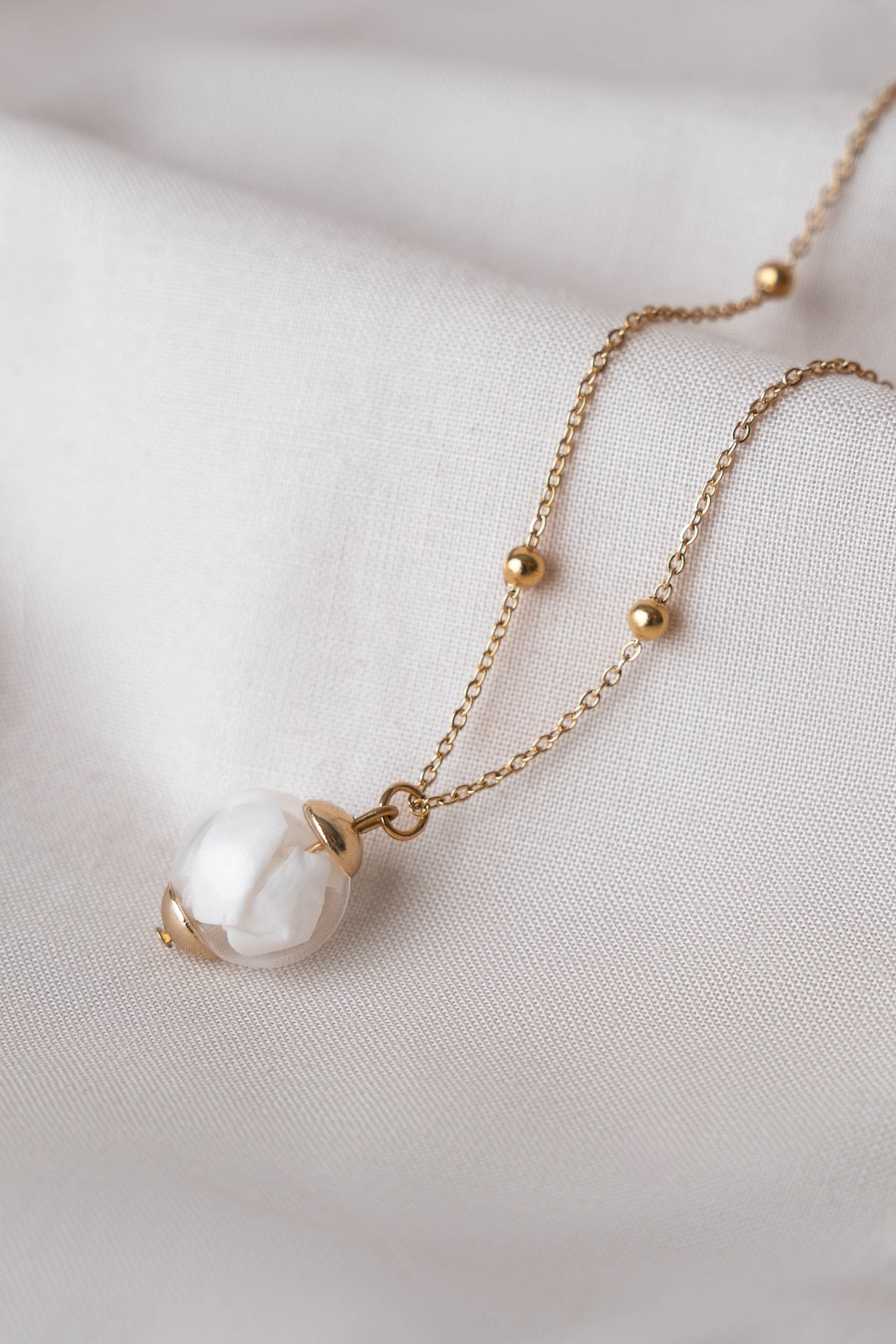 Collana girocollo dorata con sfere - Rosa