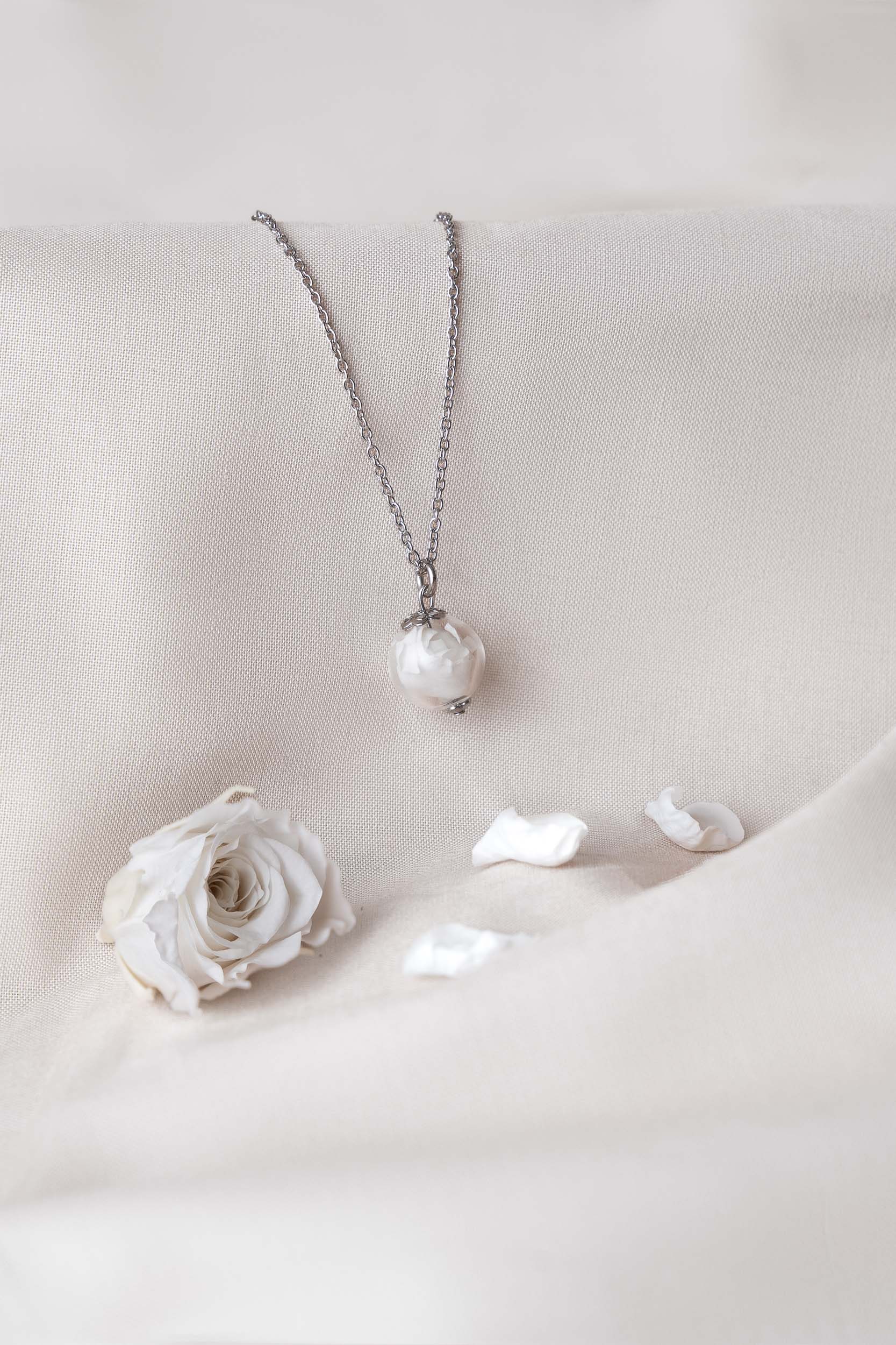 CHIC DIARY Girocollo Donna Con Rosa In Tessuto E Perline | Collana Elegante Regolabile Per Abito Da Sposa, Matrimonio E Cerimonia